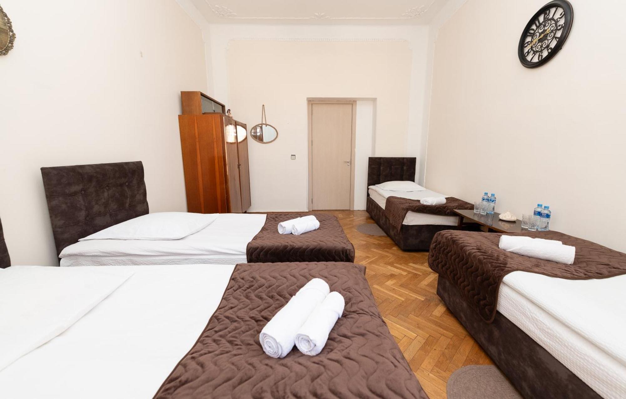 Anna'S Guest House Gori Luaran gambar